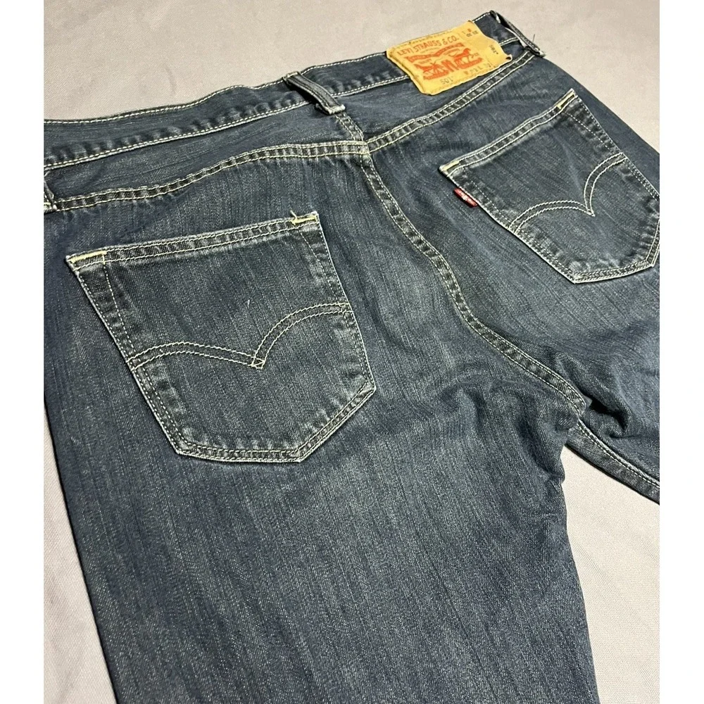 Levi's 501 Straight Blue Denim Jeans Button Fly Medium Wash 5-Pocket Men's